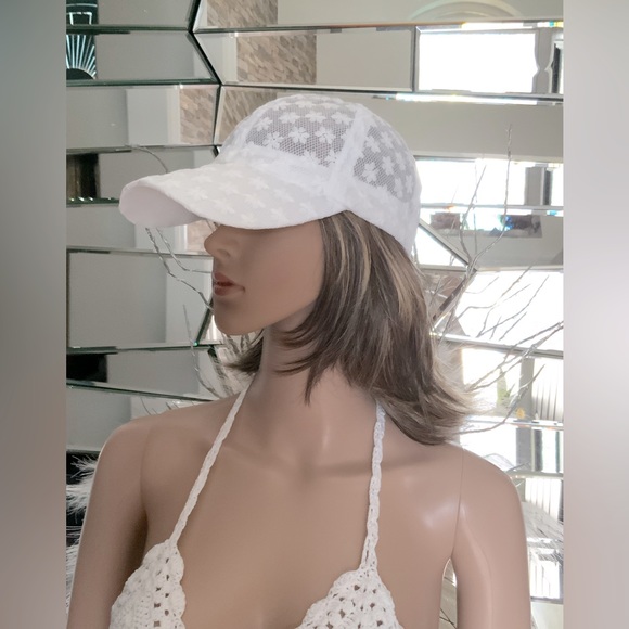 Women WHITE Embroidered Cap Adjustable - Picture 3 of 5